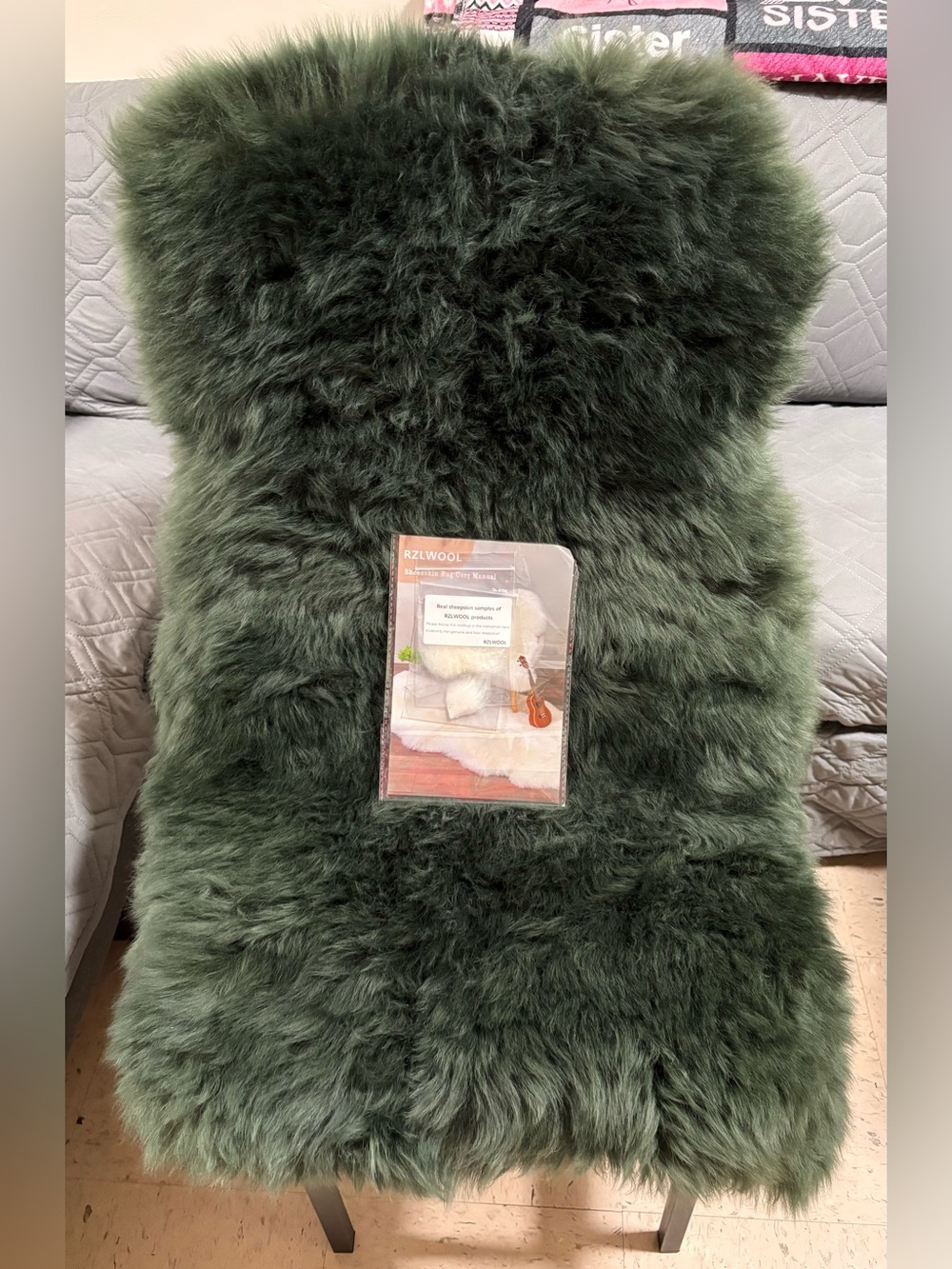 RZLWOOL Genuine Sheepskin Rug 
(Forest Green) 2'x 3' (36” x 24”) - Picture 15 of 17
